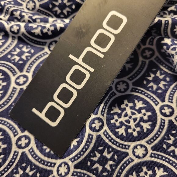 "Boohoo" Woman's PomPom trim Jersey skate skirt  Size: 6 NWT - Picture 4 of 8